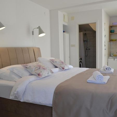 Apartmani Luan Vis Extérieur photo