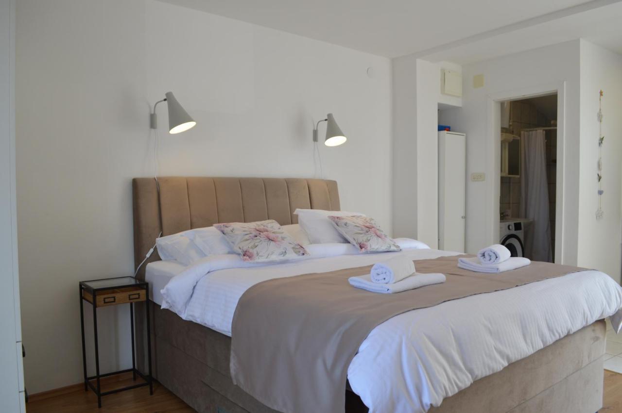 Apartmani Luan Vis Extérieur photo