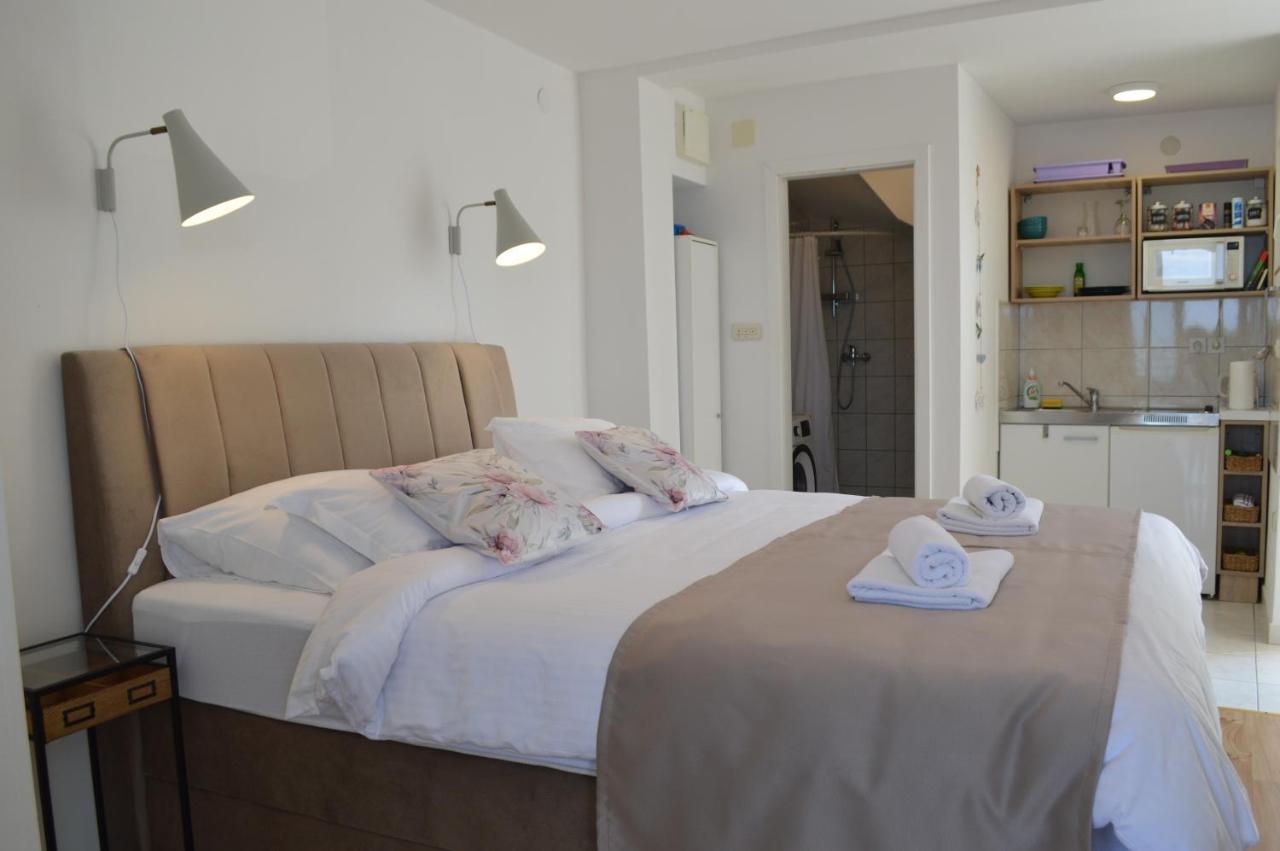 Apartmani Luan Vis Extérieur photo