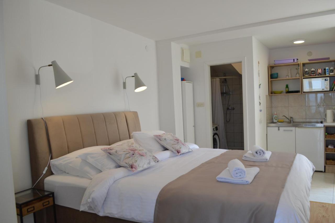 Apartmani Luan Vis Extérieur photo